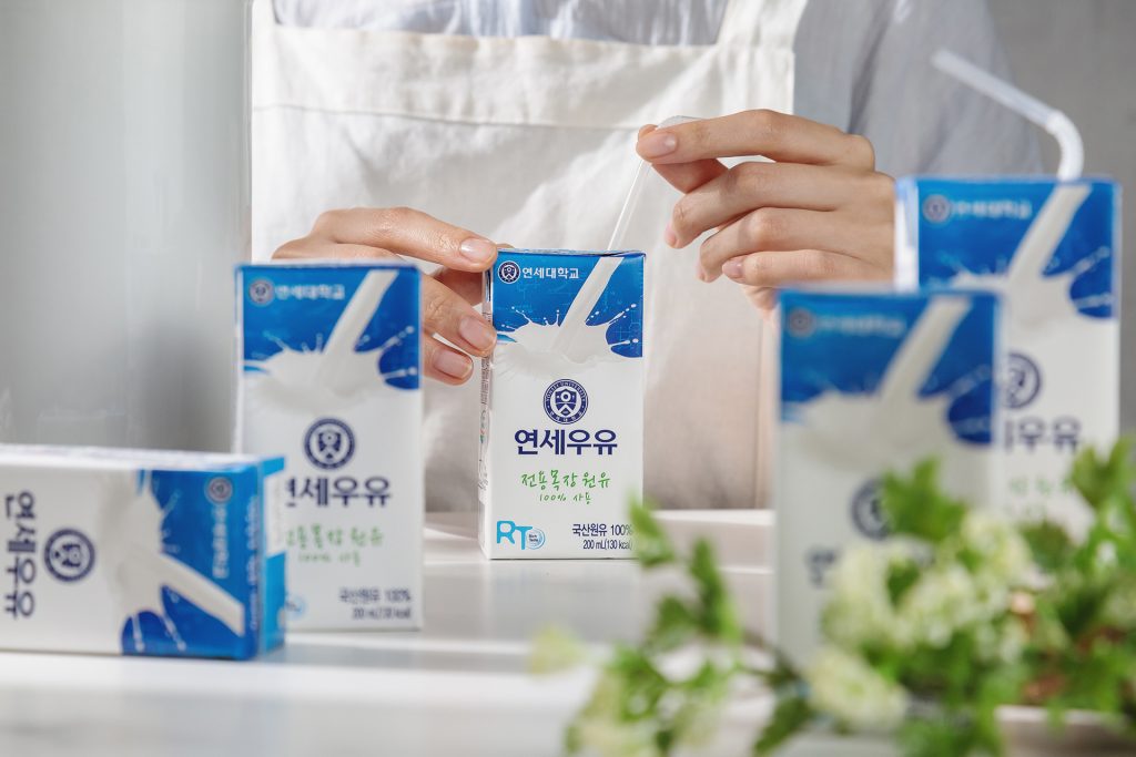 Những thói quen kiêng kị thú vị của người Hàn trước kỳ thi Đại học quan trọng 3 Uống sữa Yonsei